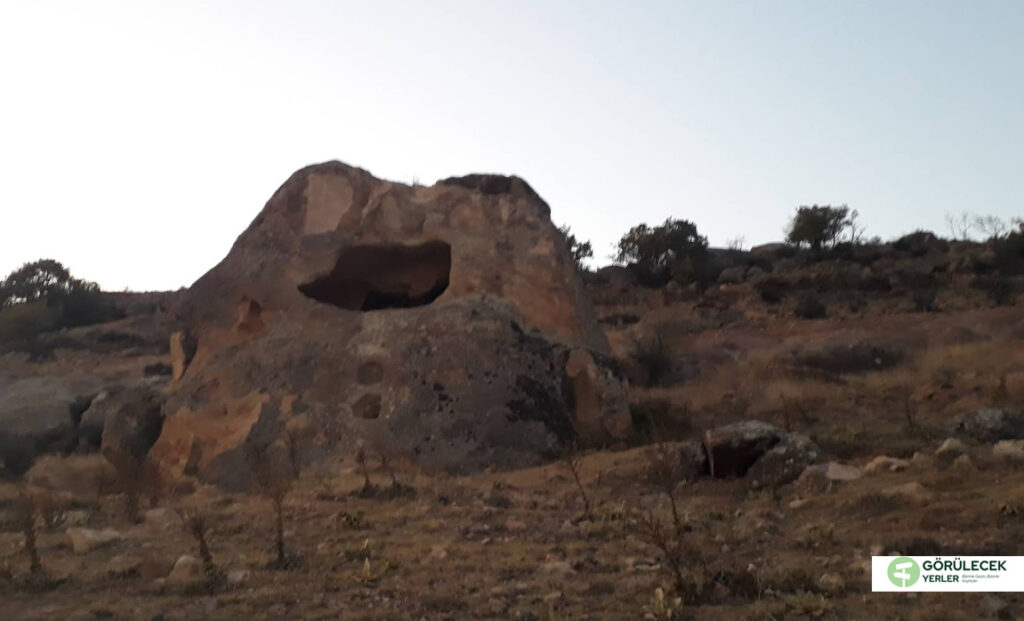 Ceritkale Kaya Mezarları