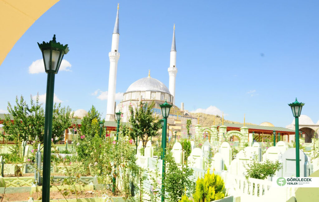 Gedikhasanlı Şakir Efendi Türbesi
