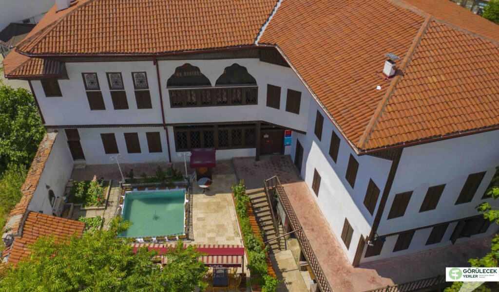 Latifoğlu Konağı